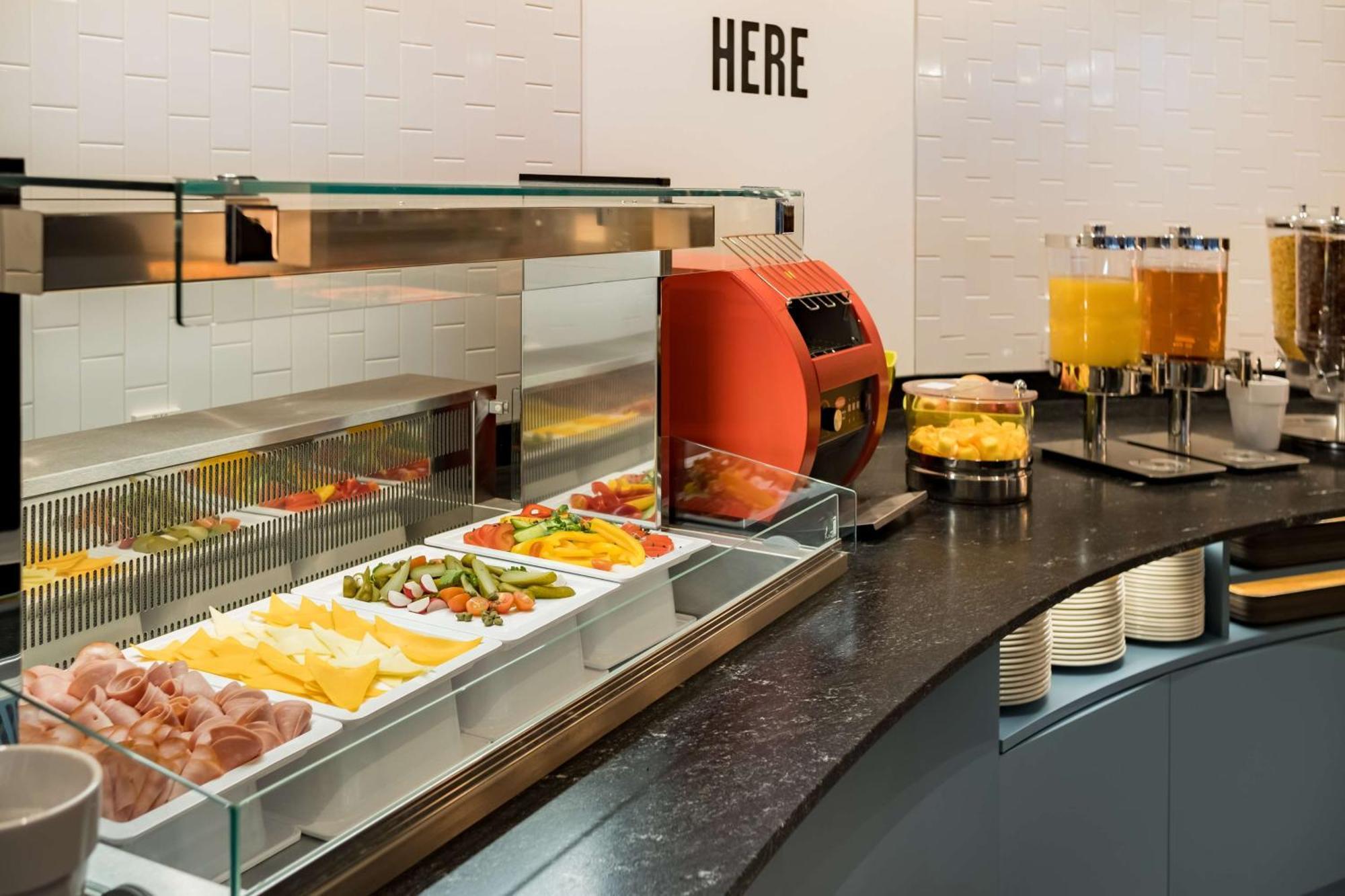 Hampton By Hilton Riga Airport Hotel Marupe Luaran gambar